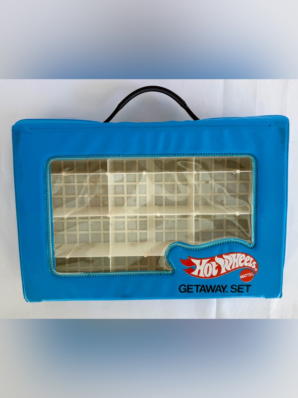 Vintage Hot Wheels 1976 Getaway Set Carrying Case for 12 Cars. Nice condition!